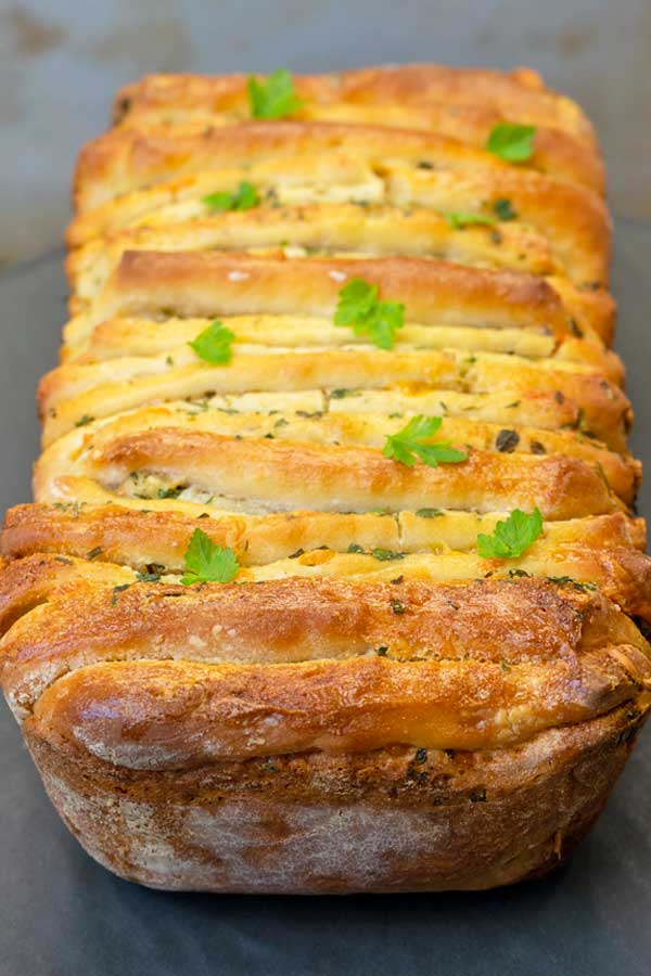 Garlic Cheese Herb Pull Apart Bread