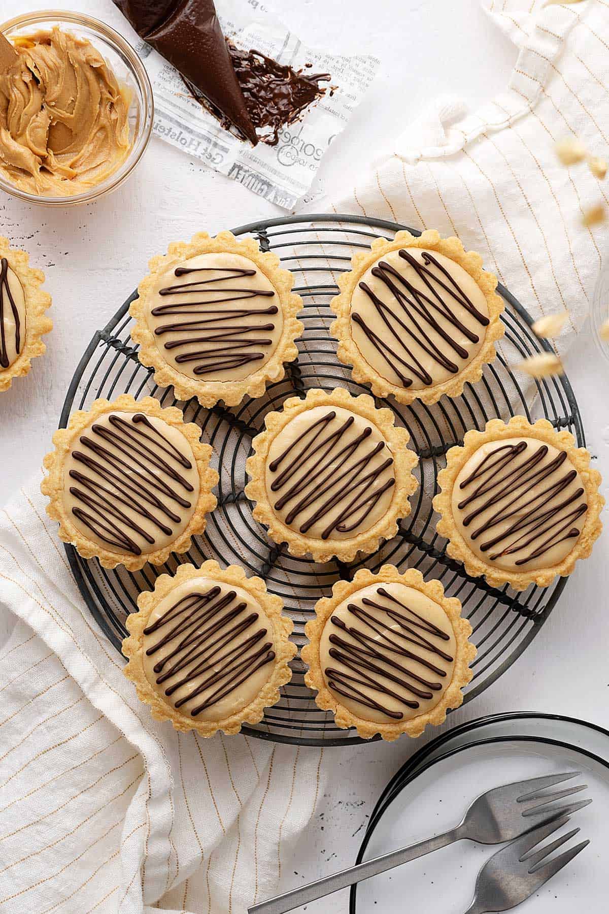 peanut butter cheesecake tarts top view.