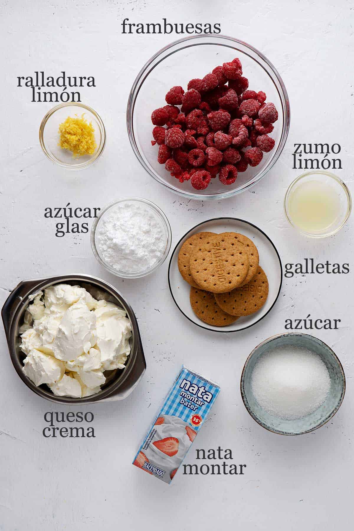 ingredientes para cheesecake de frambuesa en vasitos